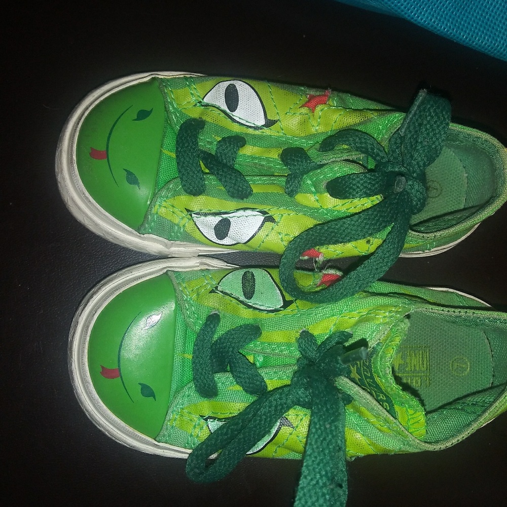 Shoes - Picture 3 of 3